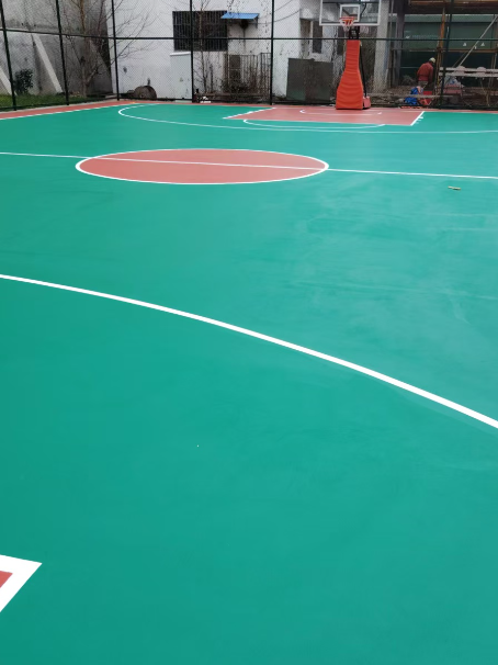 石楼 球场长期使用易出现地面开裂